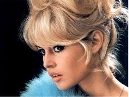 Brigitte Bardot, biểu tượng của sắc đẹp và thị phi