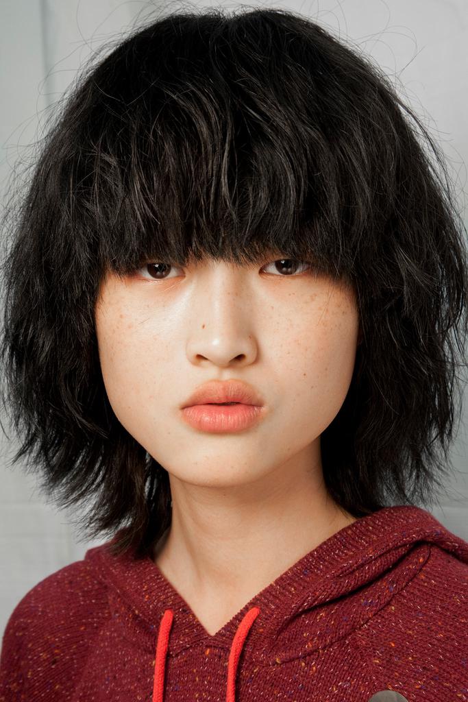 marc-jacobs-spring-2015-beauty-8