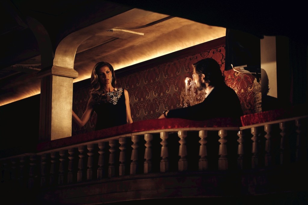 GISELE-CHANEL-NO5-5