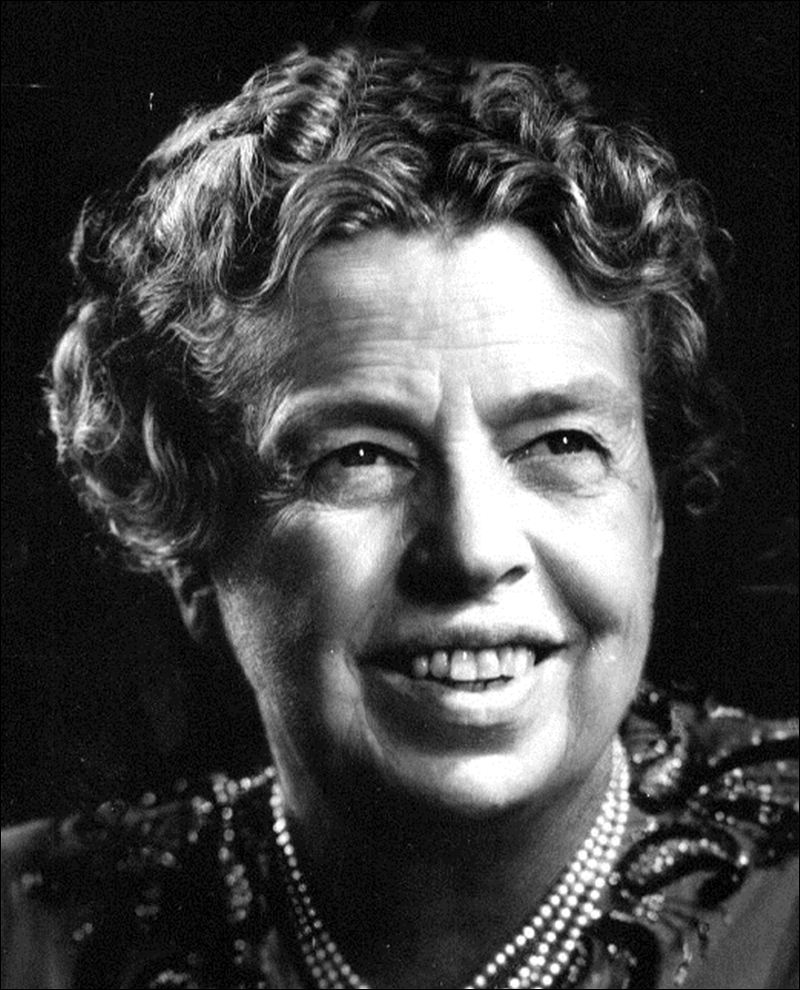 Eleanor Roosevelt (đệ nhất phu nhân Mỹ): "Tham vọng nghĩa là không hối tiếc. Bất cứ thành quả nào vô dụng đều chẳng đáng phải để tâm".