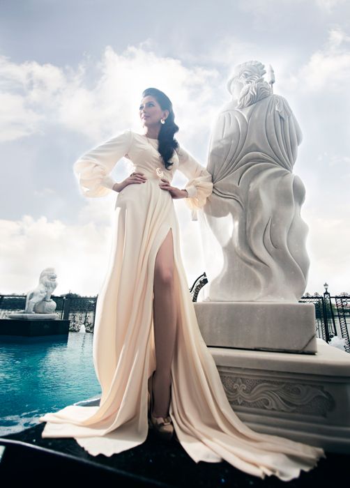 Thủy tiên trong đầm Adrian Anh Tuấn, trang sức BVLGARI và giày Salvatore IC_EDI_CTV_HATHUCNHATMINH_AV3A9632