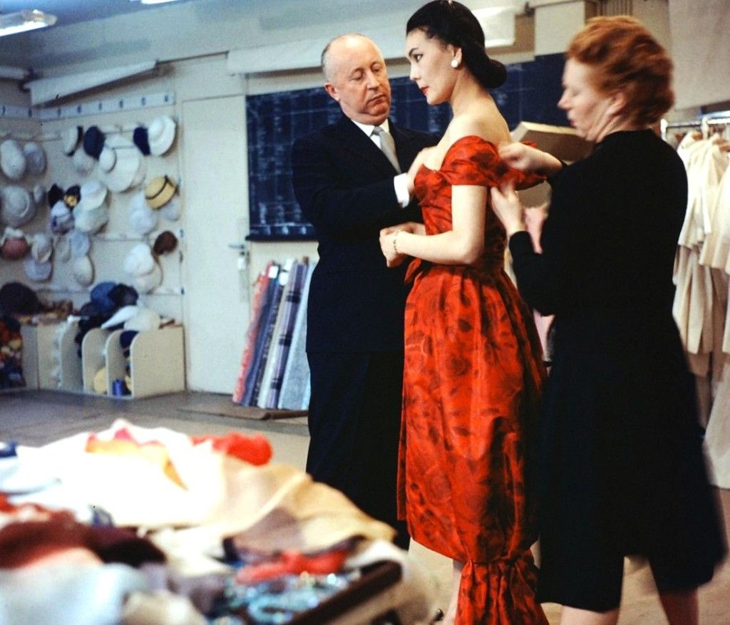 fashion-designer-christian-dior-22helps-in-the-preparation22-photo-loomis-deanc2a01957-b