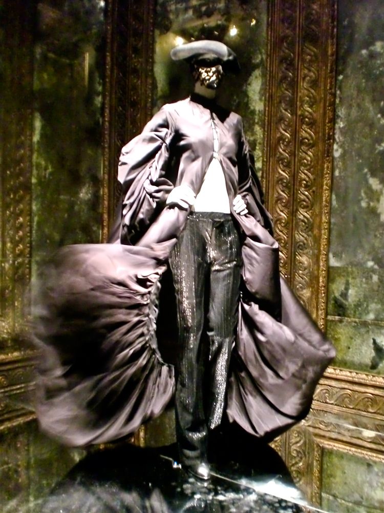 alexander-mcqueen-museum