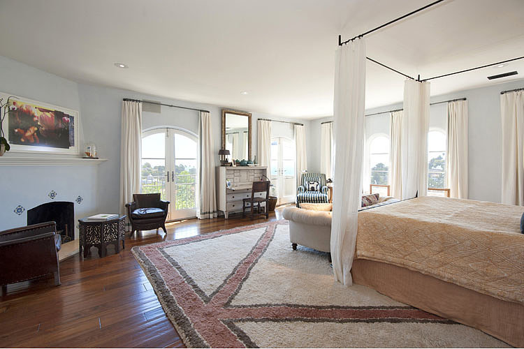 Hilary-Swank-celebrity-bedrooms-2