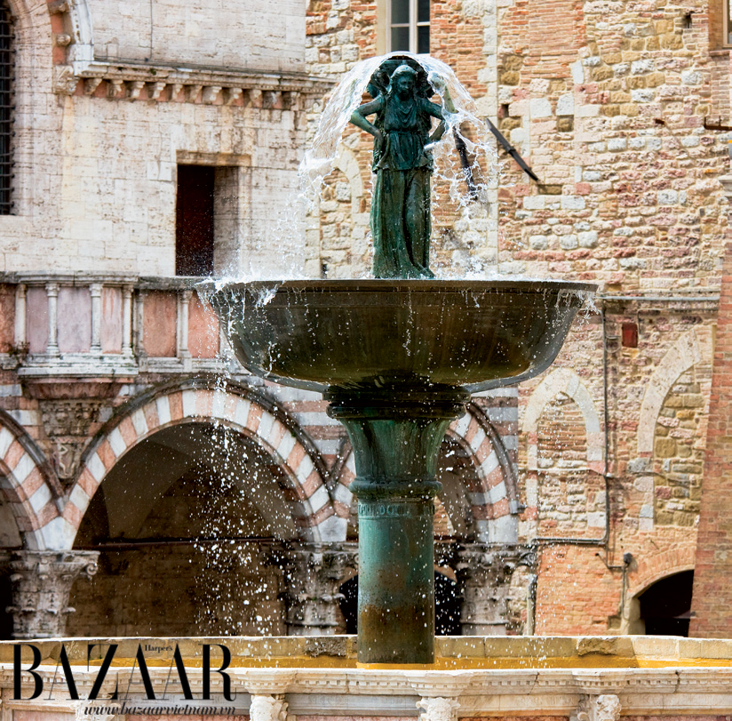 Đài phun nước ở quảng trường thành phố Perugia