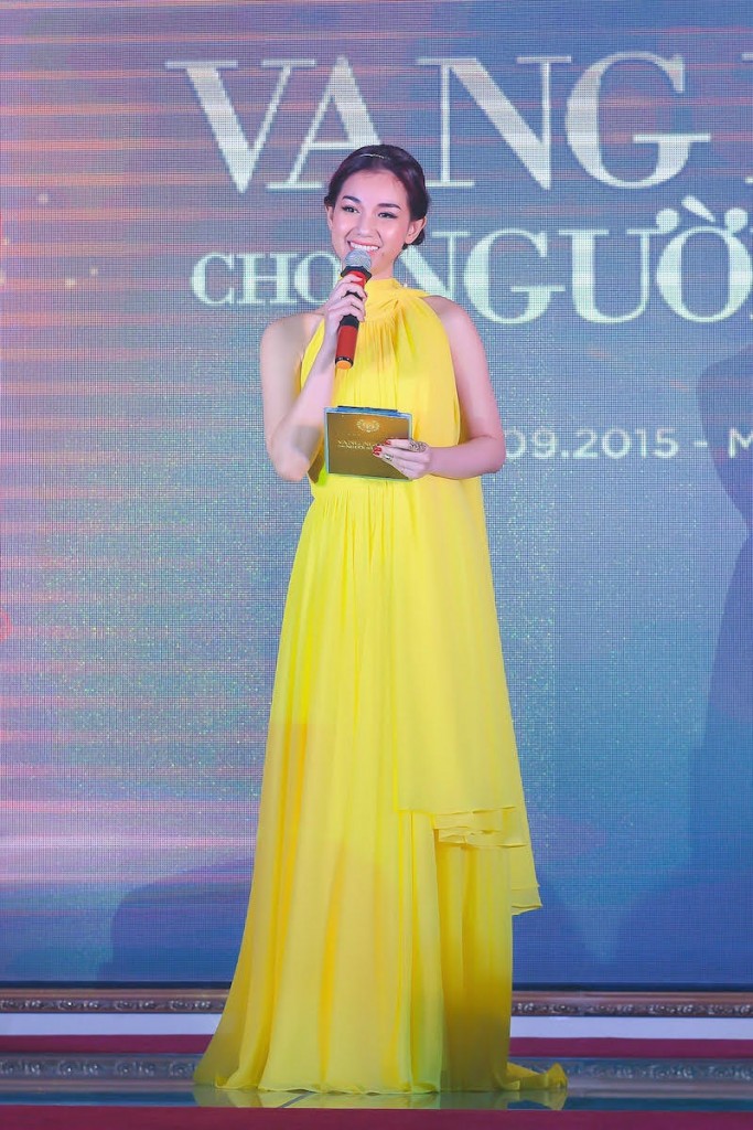 Quỳnh Chi đảm nhiệm vai trò MC của chương trình