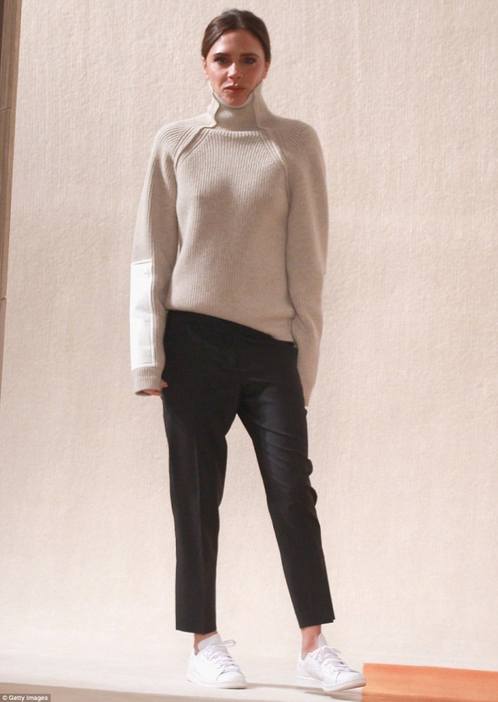 Victoria-beckham-show-nha-beckham-front-row-10