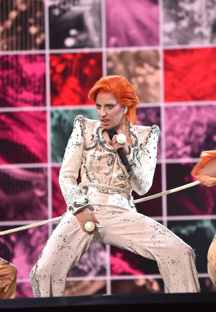 lady-gaga-tai-hien-david-bowie-grammy-2016-2