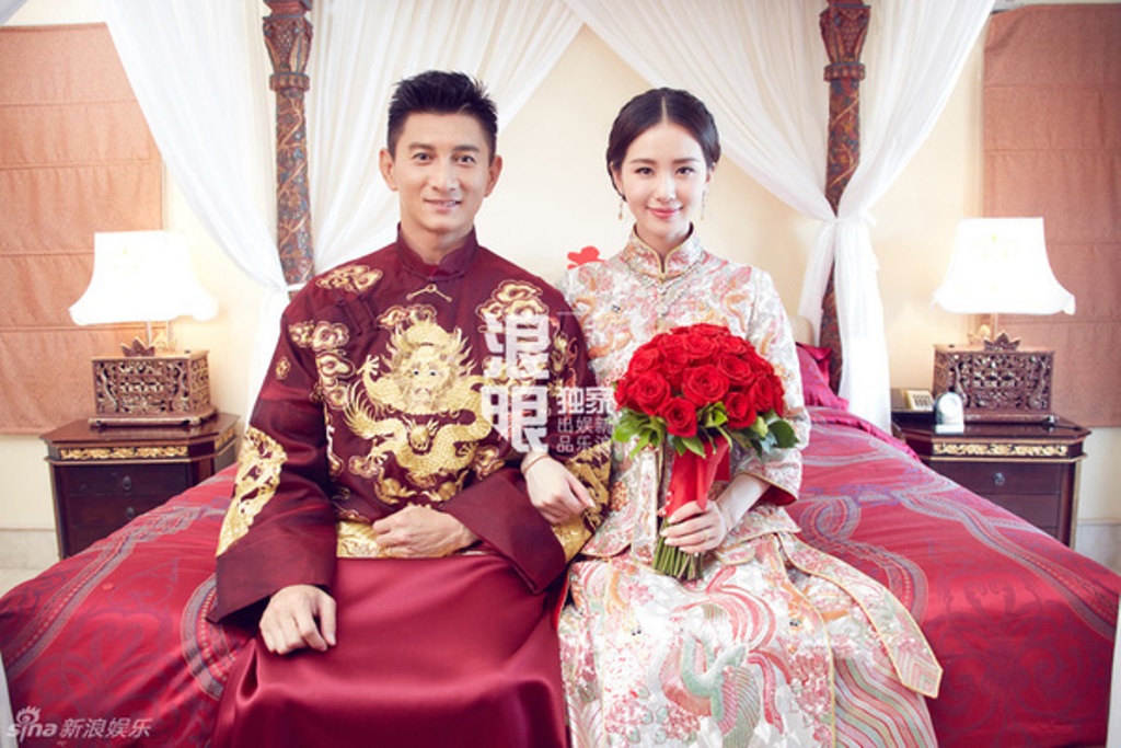 Ngô Kỳ Long và Lưu Thi Thi trong trang phục truyền thống