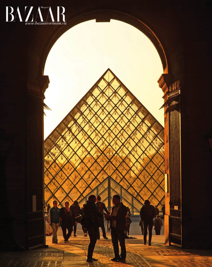 BZ000_Escape_Paris_9_16