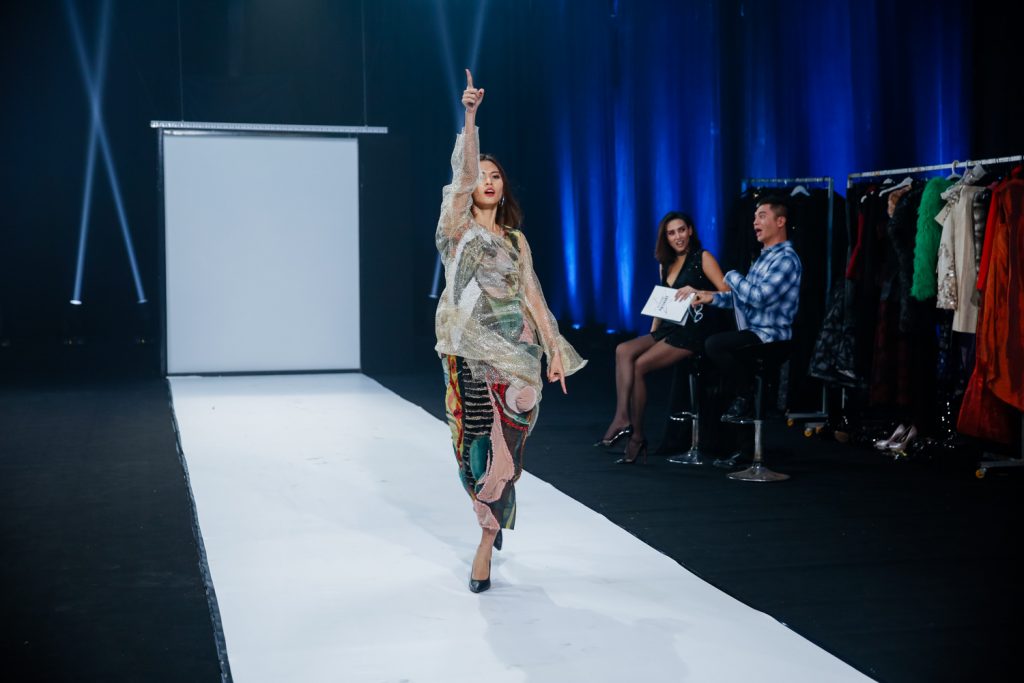 Cao Thiên Trang tại thử thách catwalk trong tập 2