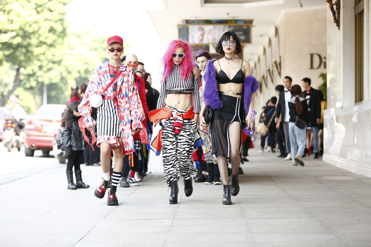Minishow – sàn catwalk riêng của các bạn trẻ.