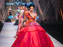 Tuần lễ Thời trang Quốc tế Việt Nam 2017: Cory Trần đưa biển cả lên sàn diễn