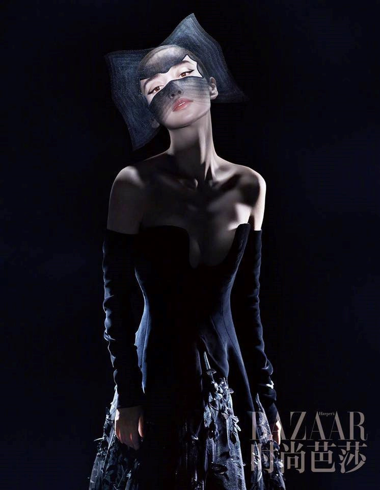 20180322-tap-chi-harpers-bazaar-02