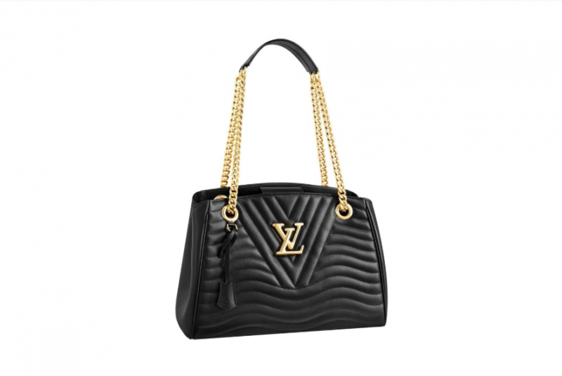 Louis Vuitton New Wave dù kích thước lớn hay nhỏ, vẫn có thể đeo theo nhiều cách louis-vuitton-new-wave-05