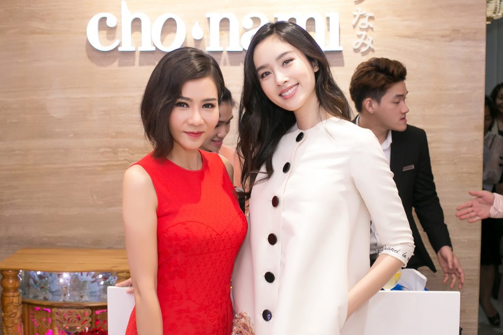20180730 dàn sao khai trương cửa hàng mỹ phẩm cho nami 02