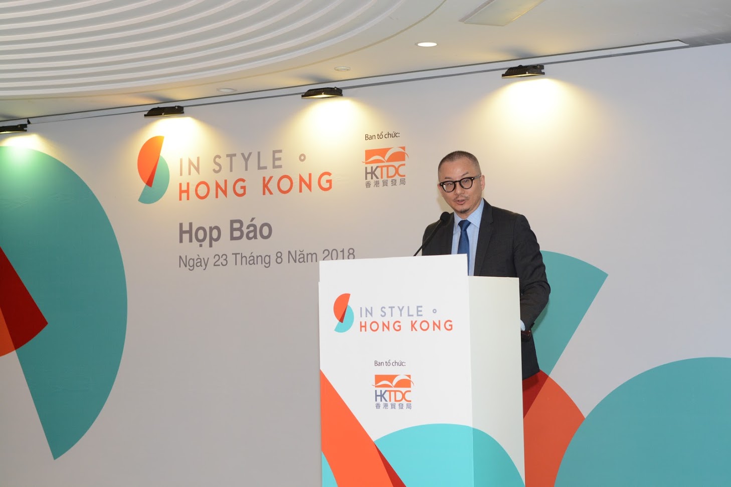 Ông Peter Wong, Giám Đốc Khu Vực Nam Á & Đông Nam Á của HKTDC phát biểu: “In Style • Hong Kong nhằm thúc đẩy hơn nữa các cơ hội phát triển mối quan hệ kinh tế giữa Việt Nam và Hồng Kông." In Style Hong Kong-01