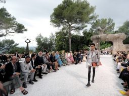 Bộ sưu tập Cruise 2019 của Louis Vuitton: đậm chất vị lai và tính ứng dụng cao cấp