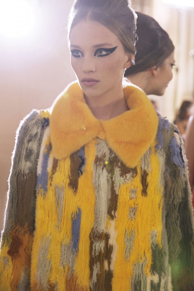 tay nghề nhà xưởng Fendi với NTK Karl Lagerfeld