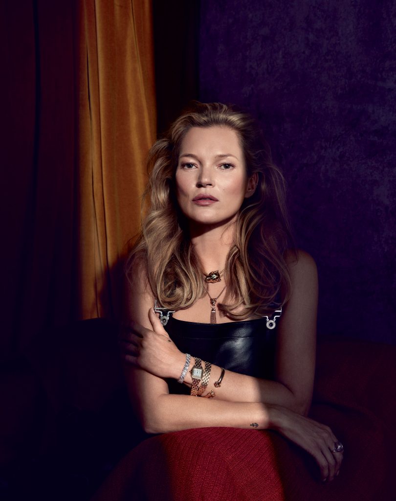 Trang phục, Salvatore Ferragamo. Dây chuyền, vòng tay và đồng hồ, Cartier. Kate Moss Giám đốc Sáng tạo mới Decorté