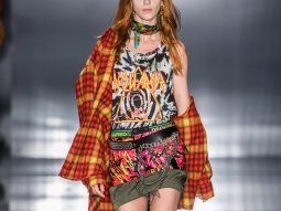 Tuần lễ thời trang nam Thu – Đông 2019: Cảm hứng grunge tràn ngập trên sàn diễn Dsquared2