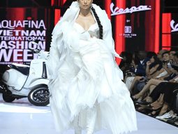 LÝ GIÁM TIỀN KHOE KỸ THUẬT MAY ĐO ĐIỆU NGHỆ TẠI AVIFW SS 2019