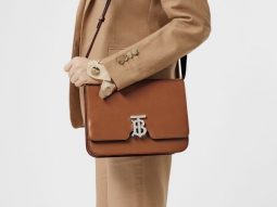 CÓ GÌ HOT VỚI CHIẾC TÚI TB BAG MỚI NHẤT CỦA BURBERRY?
