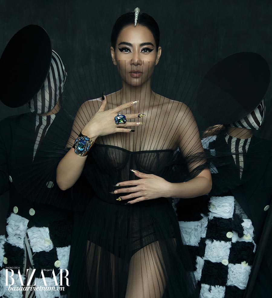 Thời trang MV DIVA của Thu Minh