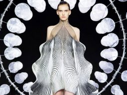 IRIS VAN HERPEN MANG NGHỆ THUẬT GIÓ VÀO HAUTE COUTURE THU ĐÔNG 2019