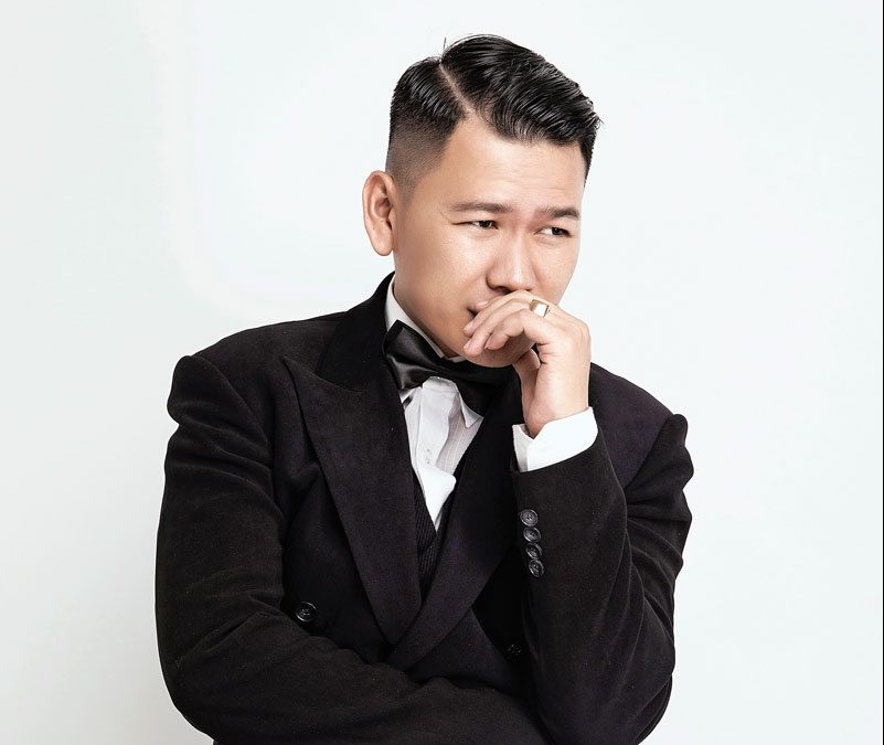 Nhà thiết kế Hoàng Minh Hà trưởng thành qua cuộc thi Project Runway Việt Nam. Anh đã là cái tên nổi tiếng trong làng thời trang Việt.