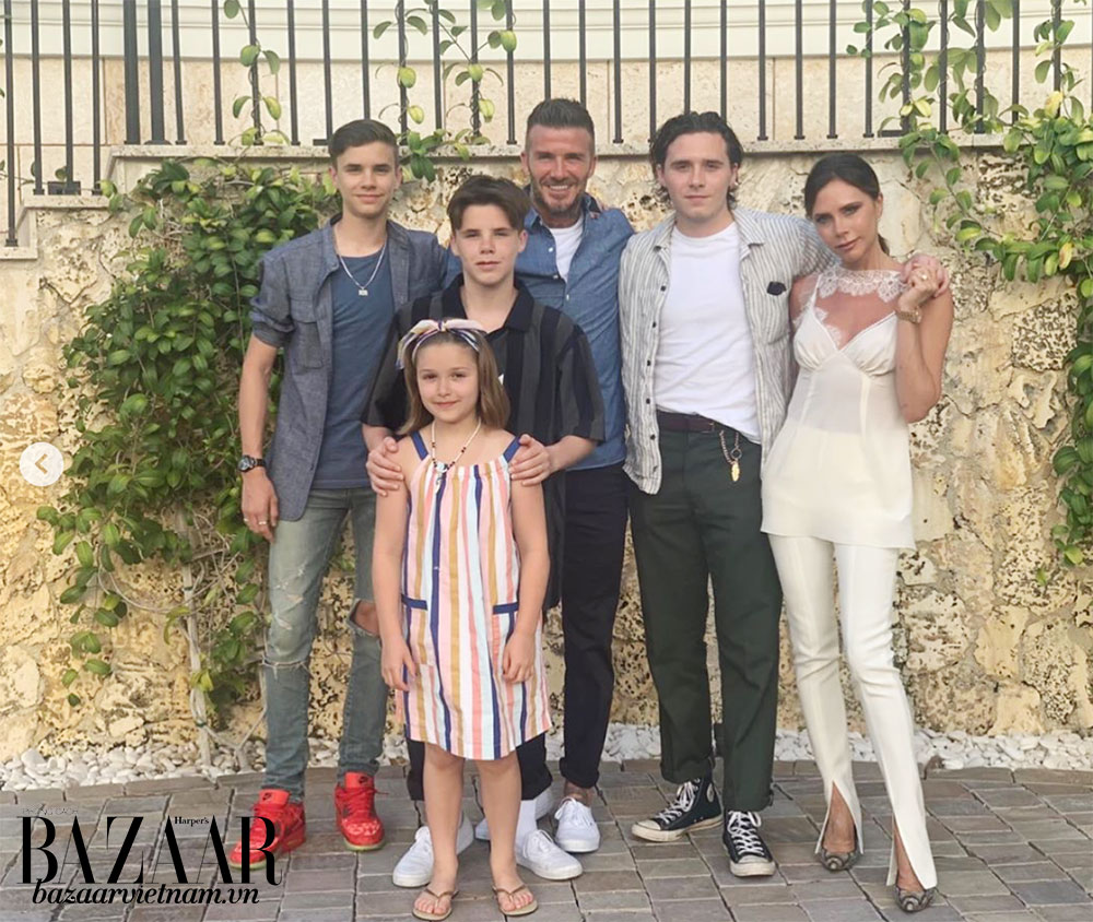 Gia đình Beckham đã có một mùa hè vòng quanh thế giới, từ Seville, Tây Ban Nha đến Miami, Florida, Mỹ.