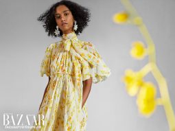 BST CAROLINA HERRERA PRE-FALL 2020 ĐẬM HƯƠNG SẮC ĐỒNG NỘI