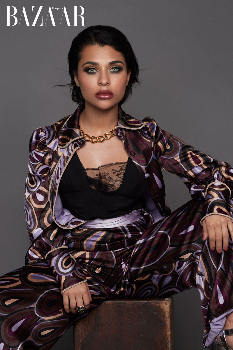 GẶP GỠ AMY REBECCA, CON NGƯỜI THẬT ĐẰNG SAU CHIẾC MẶT NẠ DJ CURVY