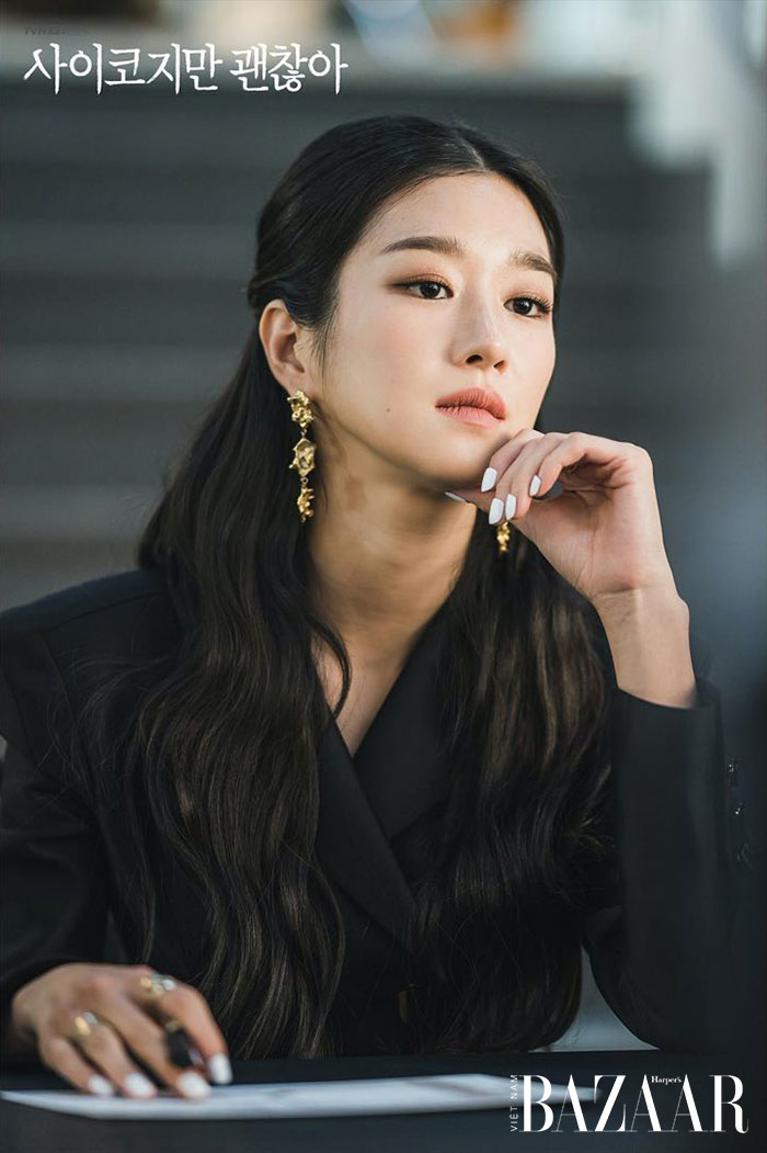 Cách trang điểm của Seo Ye Ji trong Điên thì có sao