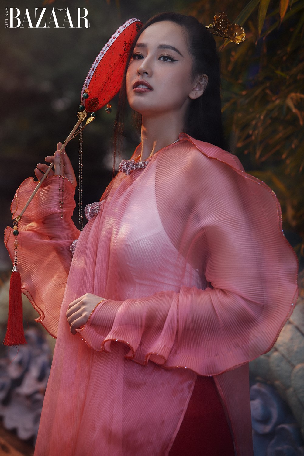 mai-phuong-thuy-trang-nha-trong-ta-ao-dai-7
