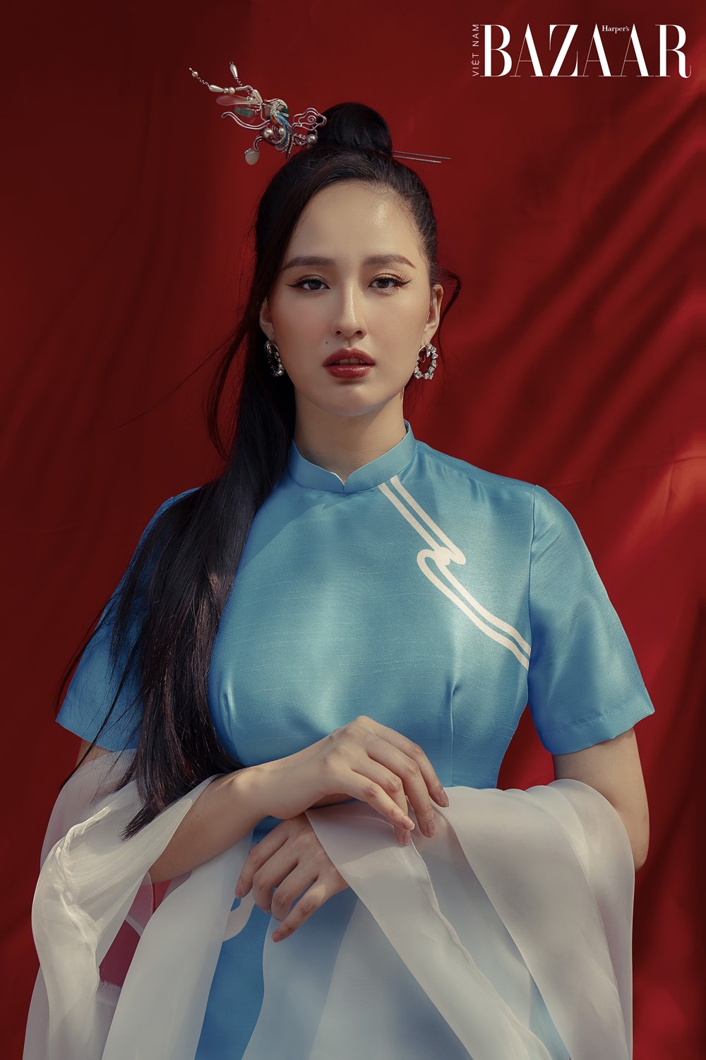 mai-phuong-thuy-trang-nha-trong-ta-ao-dai-5 Mai Phương Thúy mặc áo dài Tết cách tân từ Just K của Lưu Ngọc Kim Khanh