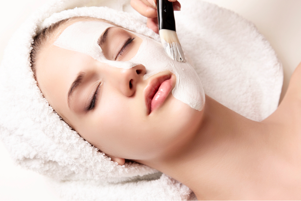 Dùng mặt nạ đất sét trước hay sau toner?
