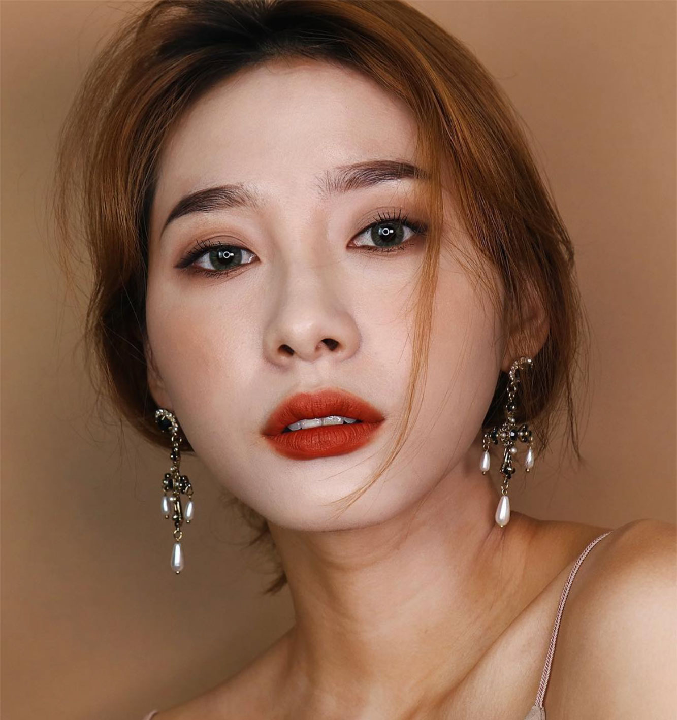 Màu cam đất