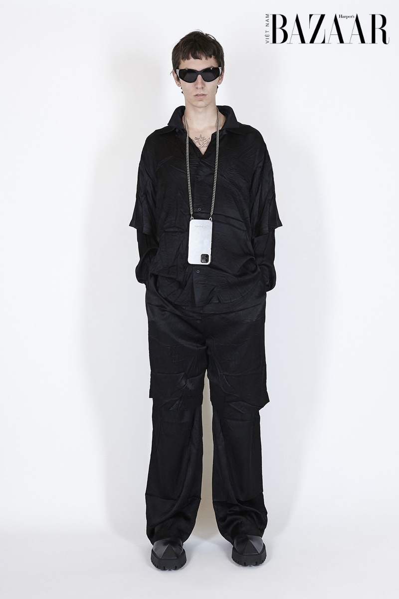 BZ_xu_huong_phu_kien_xuan-he-2021_Jacquemus-hold-the-phone