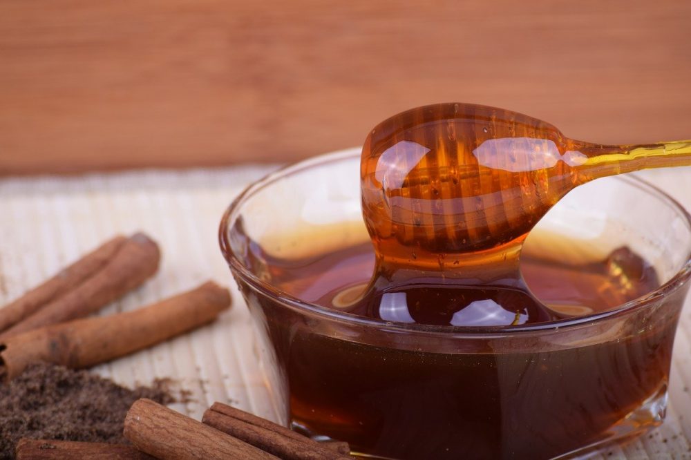 Trẻ dưới 12 tháng không nên uống mật ong
