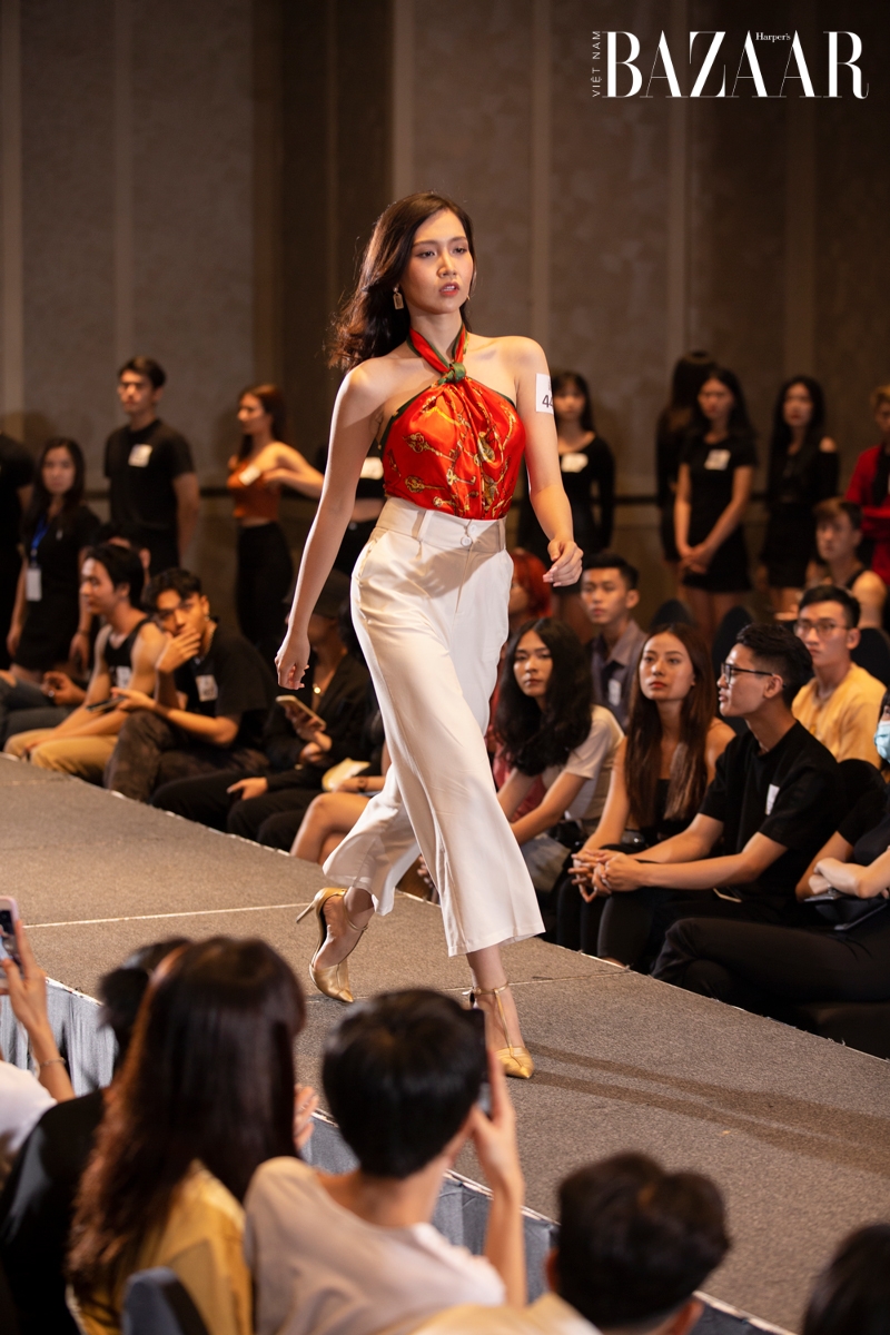 Đỗ Nhật Hà tại buổi casting người mẫu cho AVIFW Xuân Hè 2021