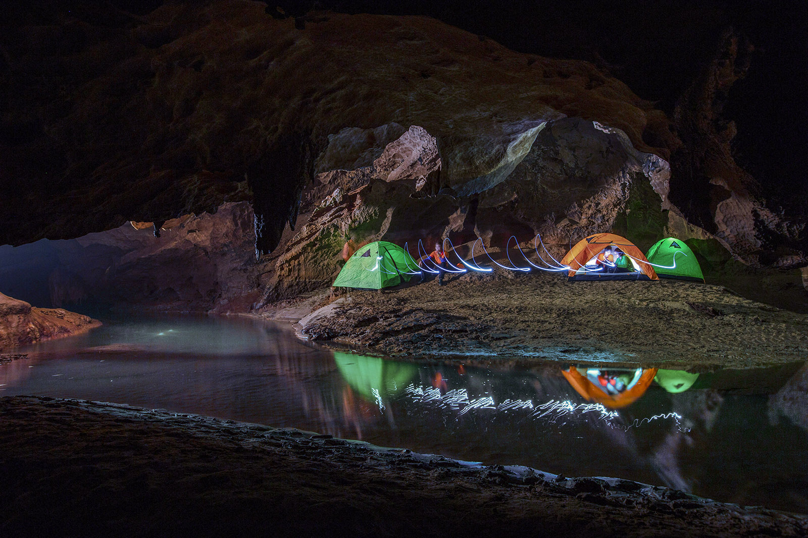 Tour du lịch Phong Nha Kẻ Bàng chinh phục hang Chà Lòi