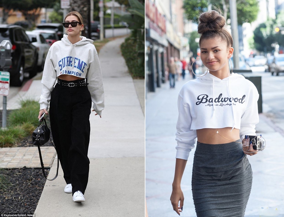 Hailey Bieber và Zendaya khoe eo với hoodie croptop