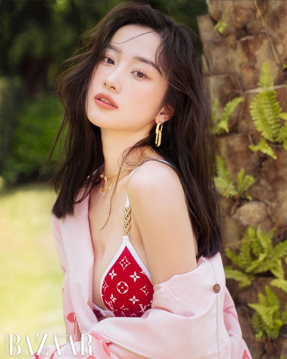 Châu Bùi, Jun Vũ, Quỳnh Anh Shyn tiết lộ 6 phụ kiện, trang sức, mắt kính logomania hot nhất từ Louis Vuitton cho mùa hè 2021