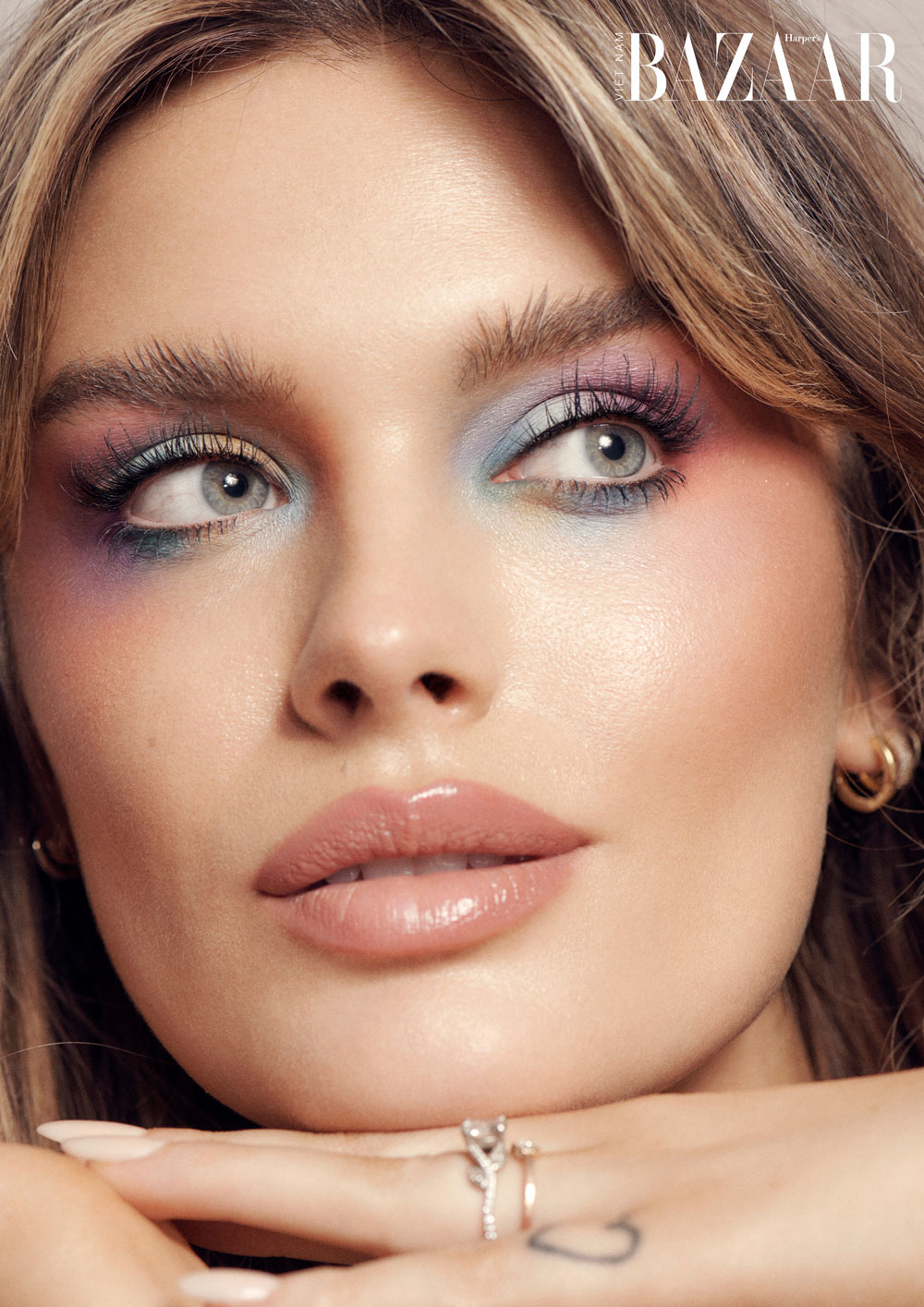 BZ-Chloe-Lloyd-nang-mau-da-tai-20210622_HARPERS_BAZAAR_SHOT_08_027-1