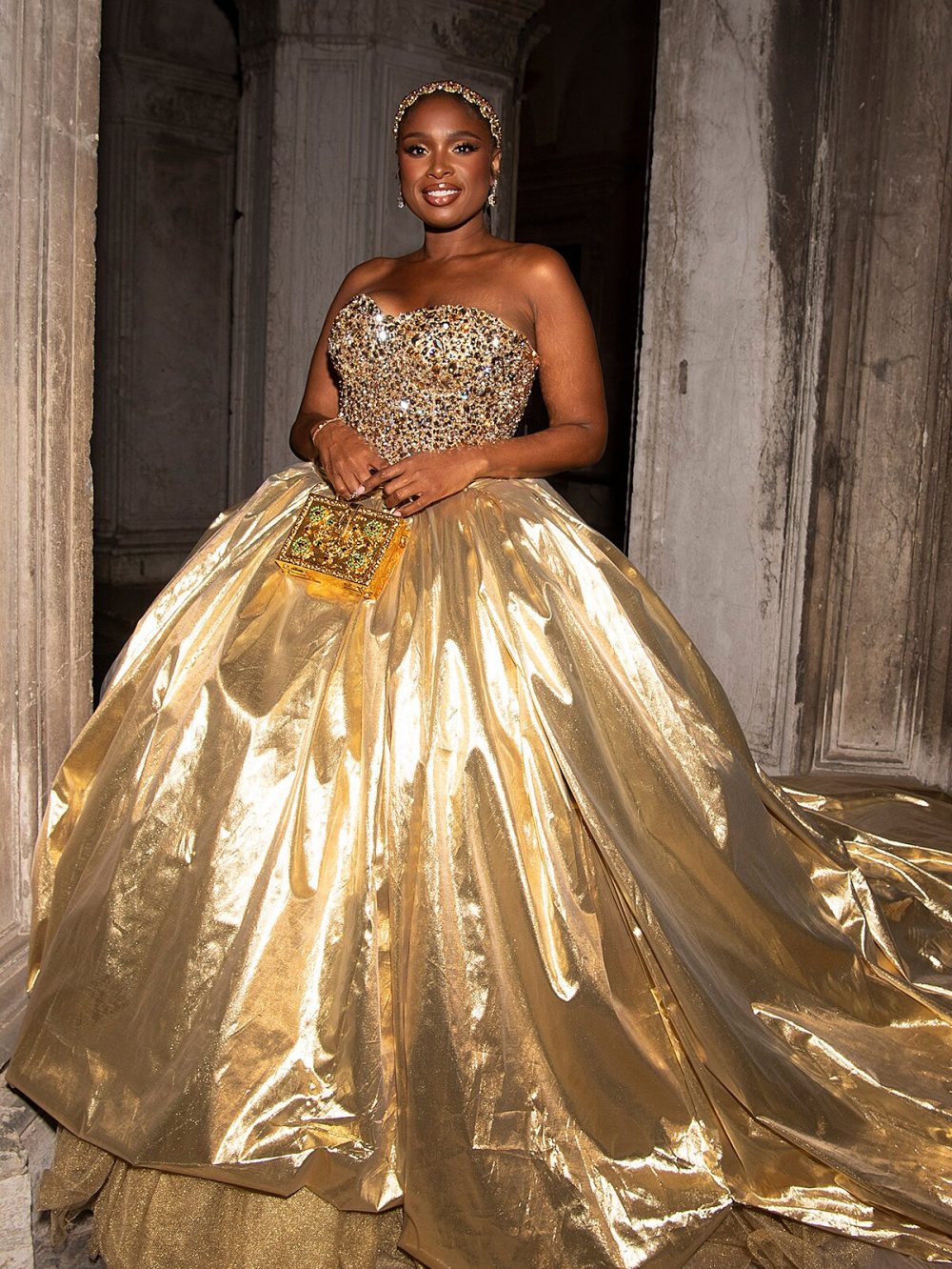 Jennifer Hudson trên thảm đỏ Dolce & Gabbana Alta Moda 2021