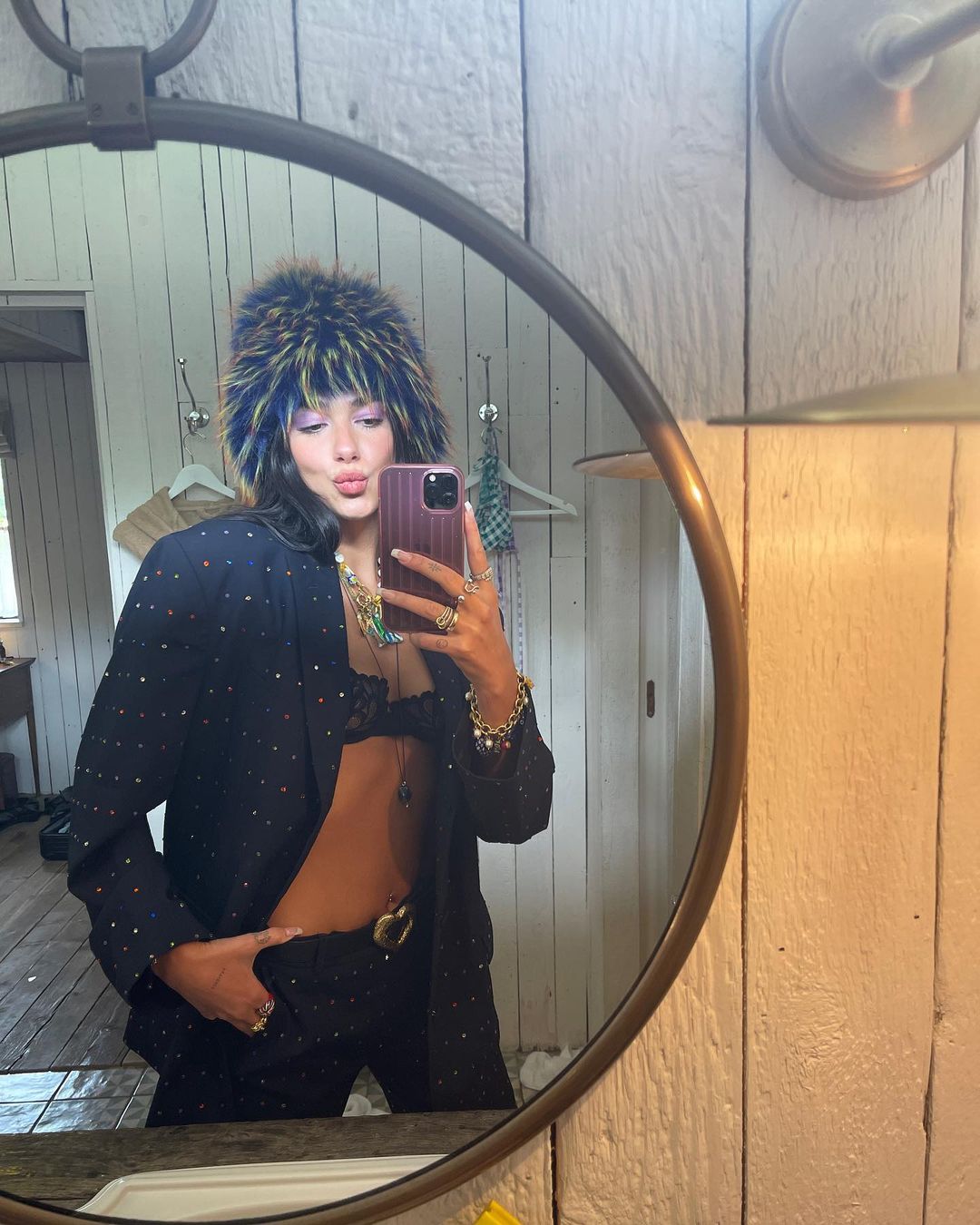 Dua Lipa mừng sinh nhật đúng chất cung Sư Tử với blazer pha lê và bikini ren