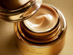 CPB_SS21_PreciousGoldVitalityMask_ProdOpen_CloseUp