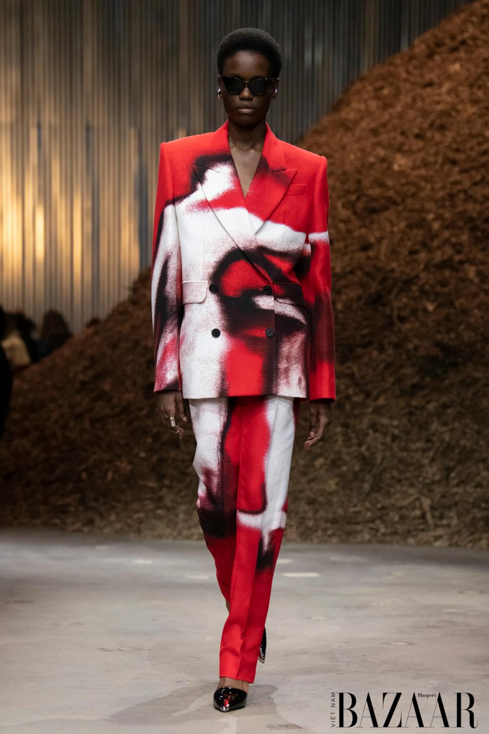 BZ-alexander-mcqueen-fw22-mushroom-network-13