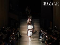 Menswear trở lại đầy nữ tính trong BST Miu Miu Thu Đông 2022